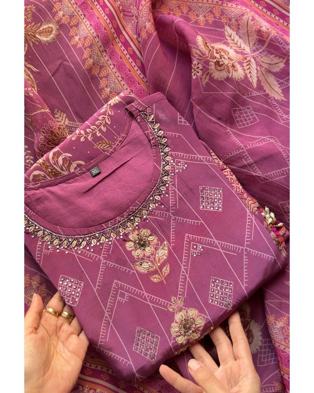 WhatsApp-Image-2025-03-04-at-18.34.28-3.jpeg Pure Crepe Short Aline fit - Image 1