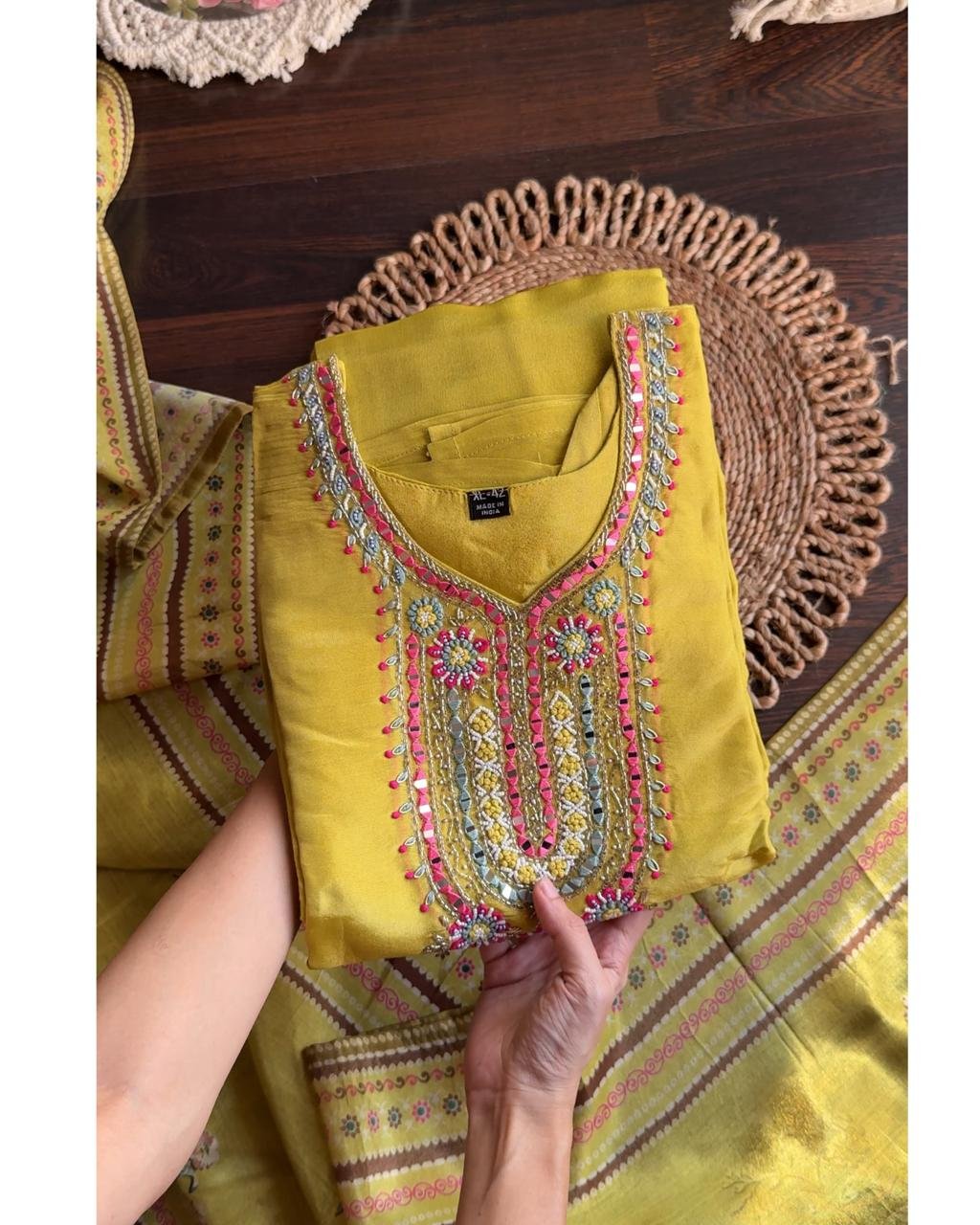 WhatsApp-Image-2025-07-31-at-19.30.48.jpeg Premium Glass Tissue Hand Work Suit - Lime - Image 1
