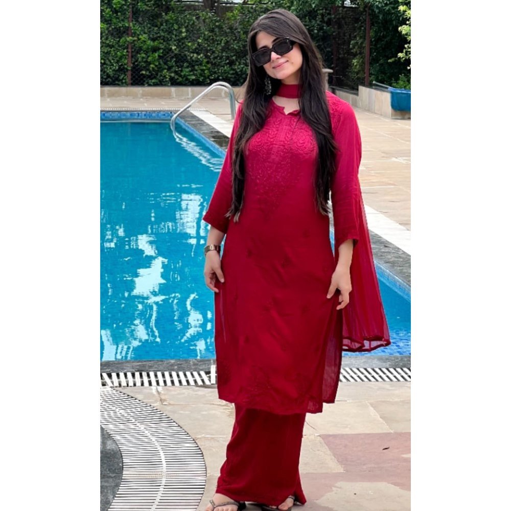 ab-61.jpg Dual-toned ombre chikankari set - Red - Image 1