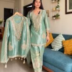 Mehr-e-Pista Zardozi Farshi Suit